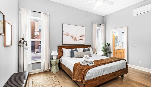 Large Lux Condo, Lakeview, Canal Park, Game Tables, Sleeps 8