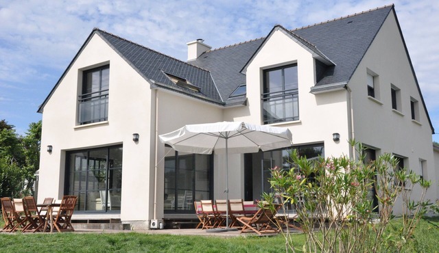 Large luxury & calm villa (4 stars), close to beaches & small sea view