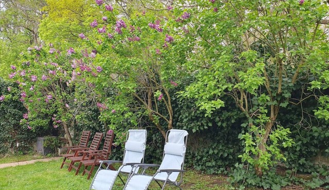 Large luxury duplex with garden 20 min from Paris