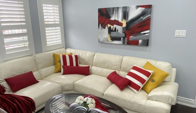 Large & Luxurious 4 Bedroom Executive House in Newcastle - Clarington Ontario