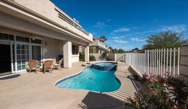 Large Luxurious Estate on Golf Course w/pool/spa in Gated Community