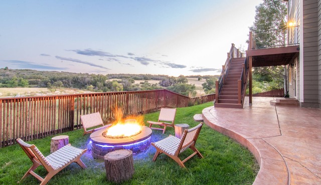 Large Luxurious Home Breathtaking Views w/FirePit