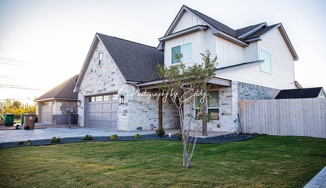 Large & Luxurious in Bentwood Country Club near Lake Nasworthy. 4 bdrm/2.5 bath