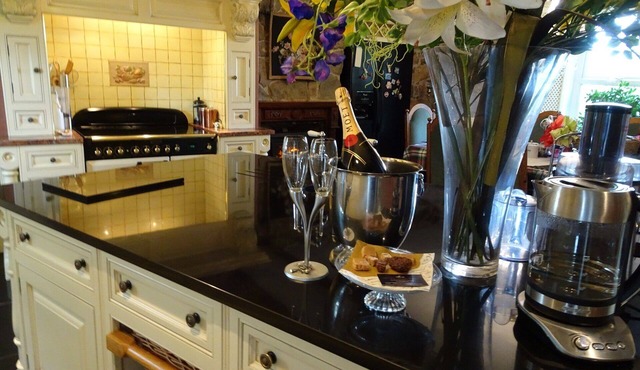 Large Luxury 4 bed Country Farm House Strathaven, 20 mins to the city, sleeps 7