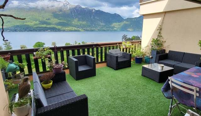 Large luxury apartment on Lac du Bourget