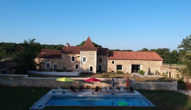 Large luxury house with private swimming pool and tennis court - Dordogne, Périgord vert