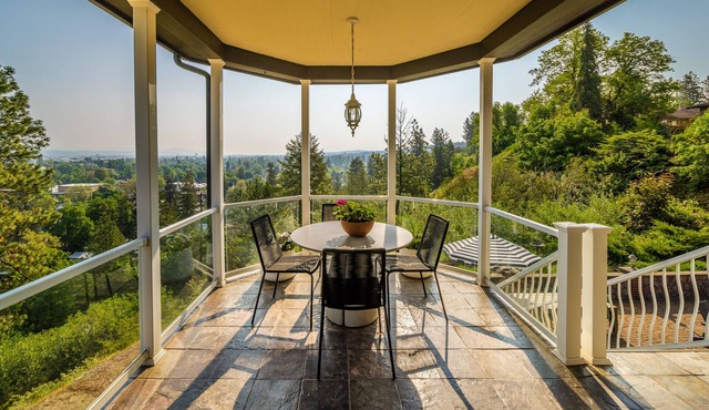 Large luxury home! Views! Hot tub! Game room! EV charger! Pool table! Grill!