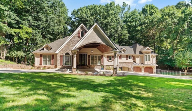 Large Luxury Lake Home with Private Dock, Pet Friendly, Hot Tub