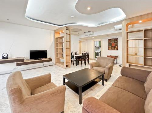 Large & Luxury Menteng Apt 3BR Pool, Gym Wi-Fi