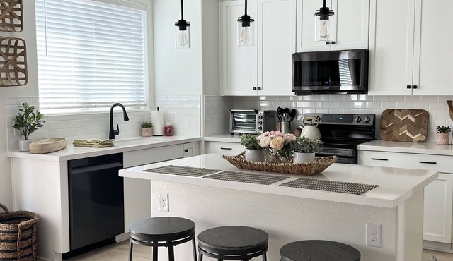 Large, Luxury, Modern Townhome, Heated Pool,