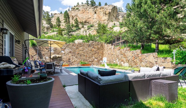 Large Luxury & Private 5BDRM & Heated Pool