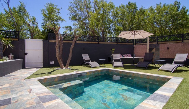 LARGE LUXURY VILLA WITH HEATED POOL CLOSE TO THE BEACH