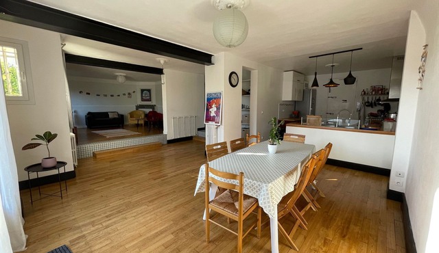 Large middle-class villa near town center