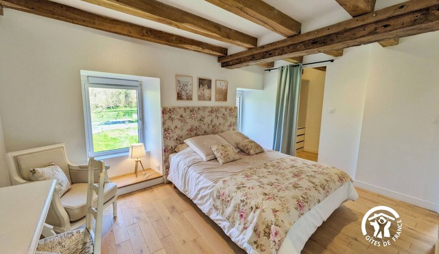 Large Mill for up to 12 with games, paddle and boat