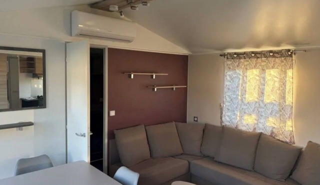 Large mobile home 6/8 persons