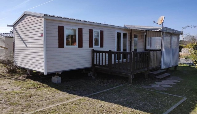 Large mobile homes sleeping 8 with air conditioning in a holiday village