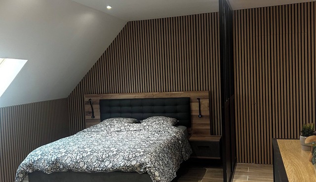 Large modern 40 m² loft-style studio just 50 metres from the beach!