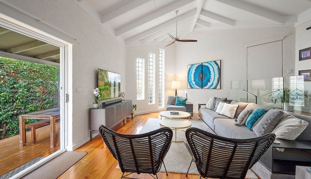 Large Modern 2 Story Home with Byron Charm & 4 Beds