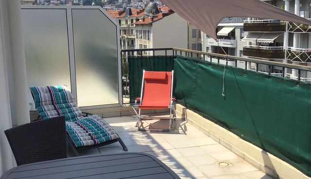 LARGE MODERN STUDIO WITH LARGE TERRACE, RELEASE AREA