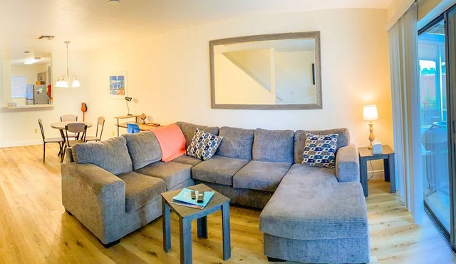 Large Modern Townhome 10 Miles to WEC and HItts, 1 Mile to Ocala Golf Club