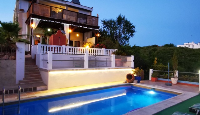 Large Modern Villa, Great For All The Family, Private Pool and Lots More