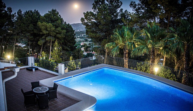 Large modern villa in quiet surroundings with large private pool.