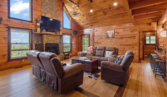 Large Mountain Getaway Cabin with Views