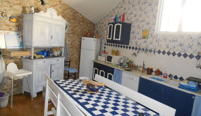 LARGE MOUNTAIN VILLAGE HOUSE