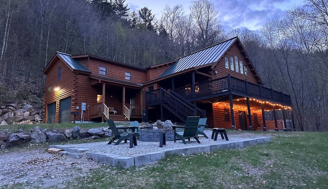 Large Mtn Cabin- Mins to Sunday River Ski & Golf!