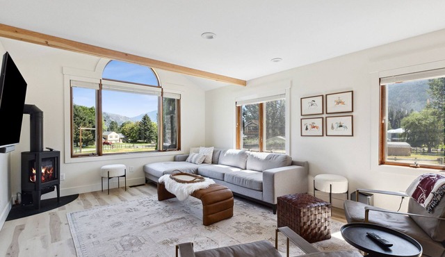 Large Multi-Family Home in East Missoula. Fully Renovated in 2023.
