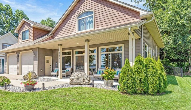 Large Multi-generational lakefront Cabin|HUGE GAMEROOM☆