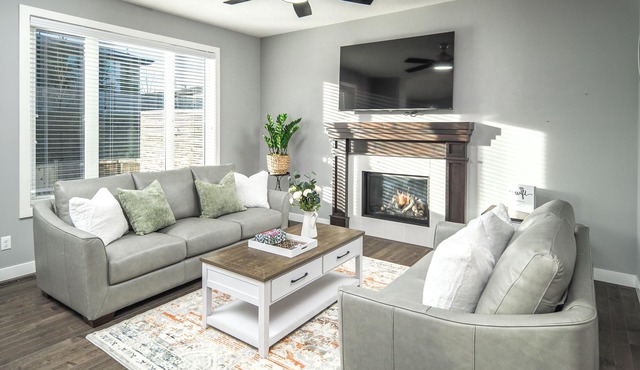 Large new family home near Airport and mall! I AC I Garage I Sleep 16+