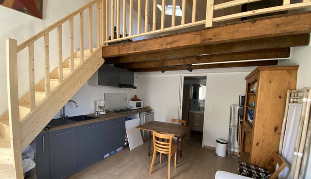 Large new studio in a quiet house with swimming pool