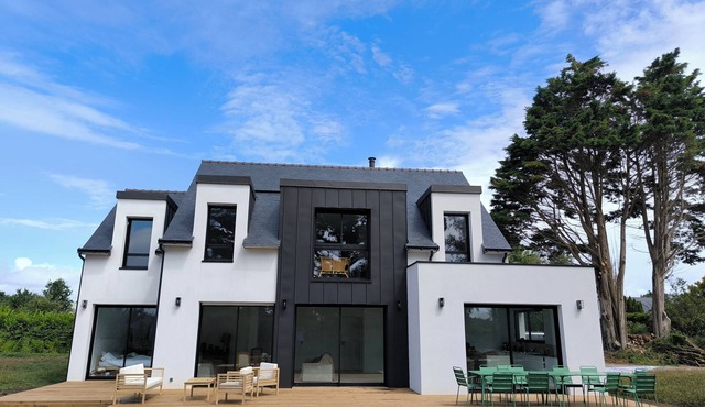 Large new villa 2025 in Port Manech