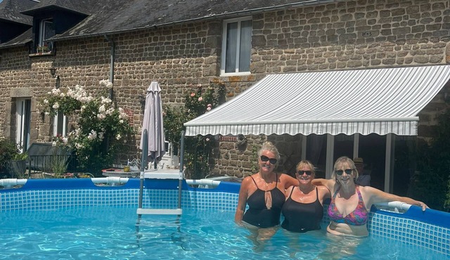 Large Normandy Farmhouse Sleeps 14–15 🏡 | Child & Dog Friendly | Summer Pool