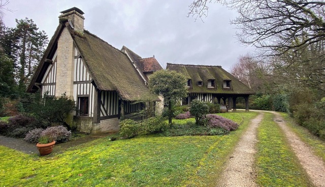 Large Norman family home 5km from Deauville