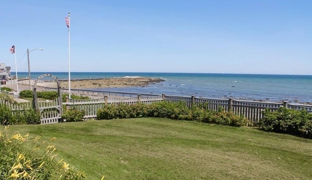Large Oceanfront Home in Exclusive Brant Rock Section of Marshfield - Sleeps 10