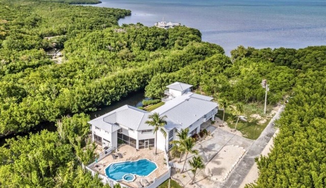 Large Oceanfront Private Oasis perfect for a Wedding, Family or Corporate Event