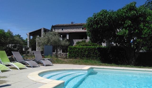 LARGE OLD HOUSE, CHARM AND CHARACTER, IN COUNTRY STONES! Classified 4****