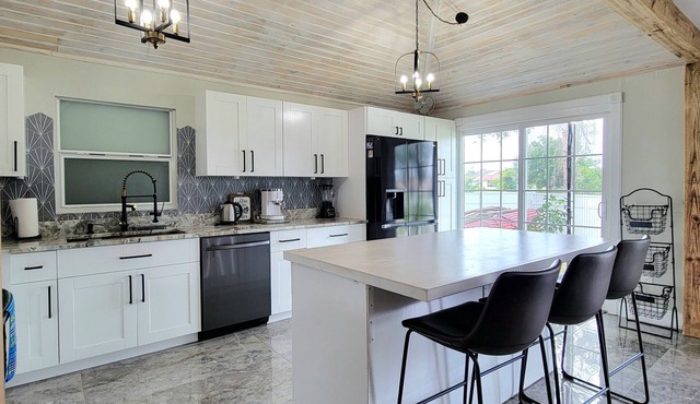 Large Paradise home in Poinciana with fitness room