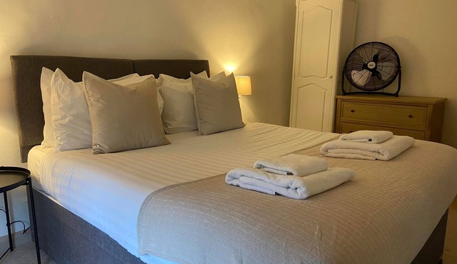 Large Pet-Friendly Cottage in the Heart of the Village