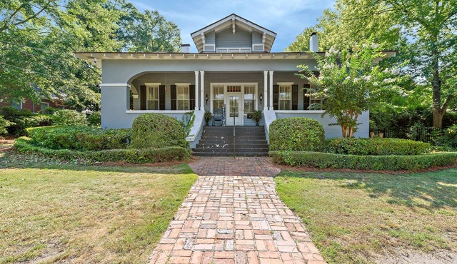 Large pet-friendly home 12 min to Ft Benning