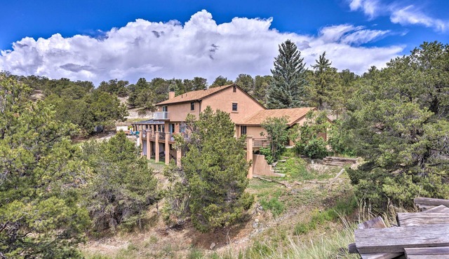 Large Pet-Friendly Salida Ranch w/Hot Tub, Game Room & Scenic Views