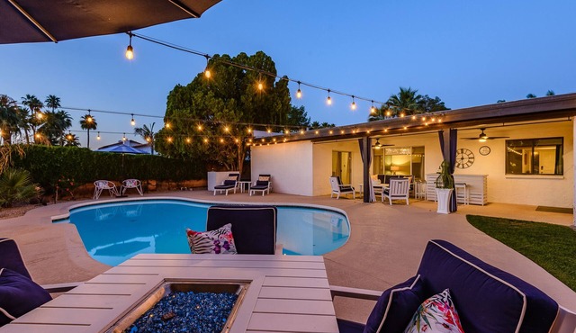 Large Pool and Entertainers Delight Yard!