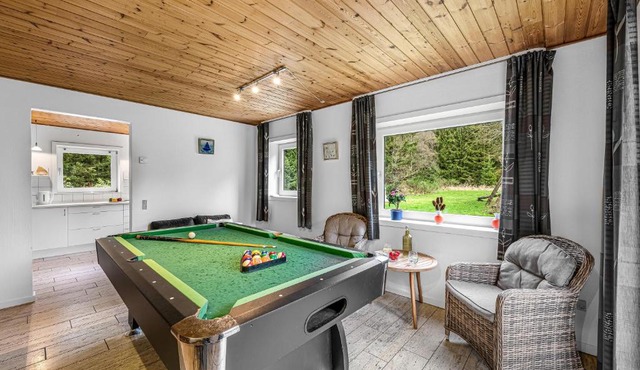 Large Pool House For 20 People, Where Hunting Is Allowed In The Adjacent Forest