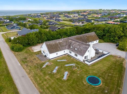 Large Pool House For 24 People, With Almost Everything In Activities, 300 Meters From The Fjord