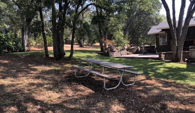 Large Private Entry Room/Spa by the Ridge Golf Course/Rural area/covered parking