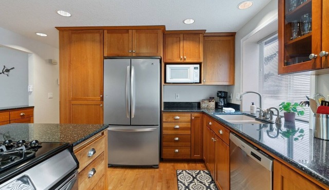 Large & Private Family Home in Camas