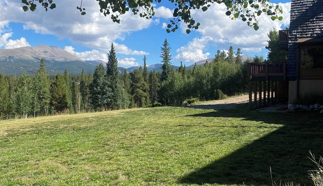 Large Private Peak 7 Lodge with Views overlooking the continental divide.