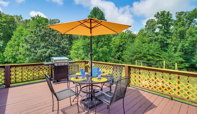 Large Private Yard: Home 16 Mi to Fall Creek Falls